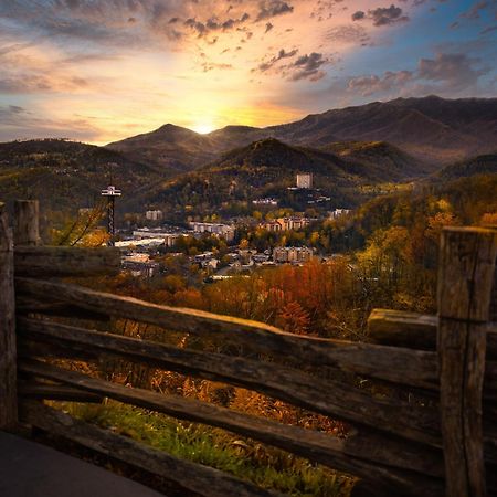 Forever Yours, Hot Tub, 1089 Of Free Attraction Tickets For Each Paid Day, Dollywood And More Pigeon Forge Esterno foto