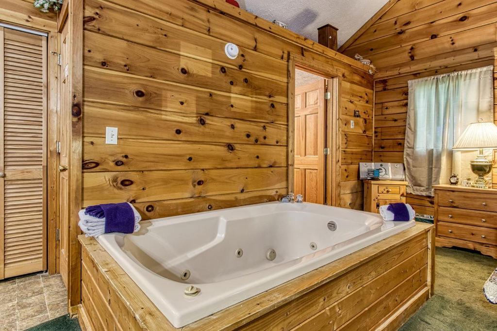 Forever Yours, Hot Tub, 1089 Of Free Attraction Tickets For Each Paid Day, Dollywood And More Pigeon Forge Esterno foto