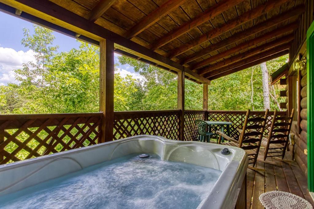 Forever Yours, Hot Tub, 1089 Of Free Attraction Tickets For Each Paid Day, Dollywood And More Pigeon Forge Esterno foto